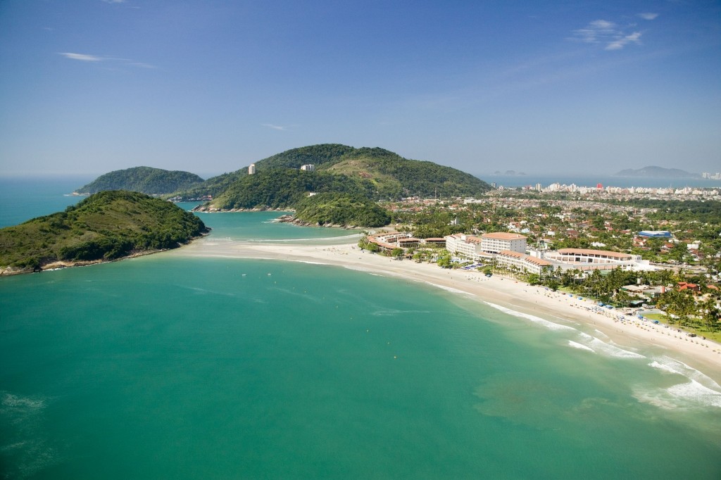 vista aerea da area da pousada em guaruja